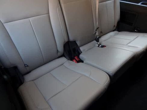 Used 2023 Ford Expedition XLT image 13