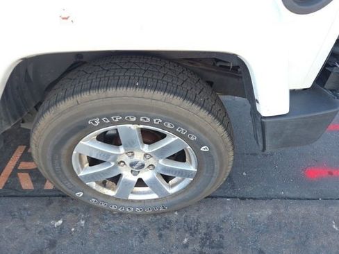 Used 2013 Jeep Wrangler Unlimited Sahara w/ Connectivity Group AWD/4WD image 5