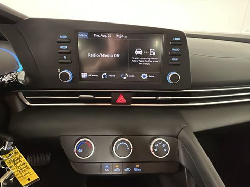 Certified 2024 Hyundai Elantra SE FWD image 26