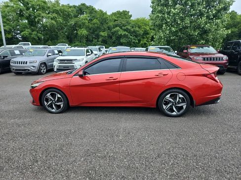 Used 2022 Hyundai Elantra Limited FWD image 4