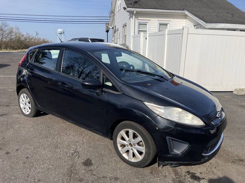 Used 2011 Ford Fiesta SE w/ 203A Rapid Spec Order Code FWD image 5