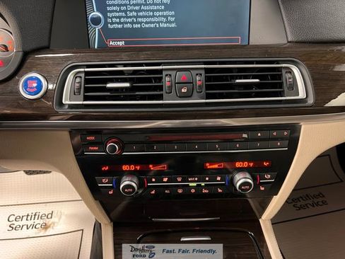 Used 2011 BMW 750i image 41