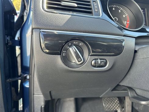 Used 2016 Volkswagen Jetta SEL w/ Lighting Package image 17