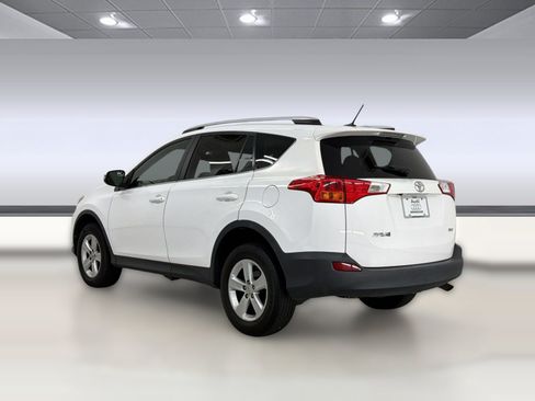Used 2013 Toyota RAV4 XLE FWD image 3