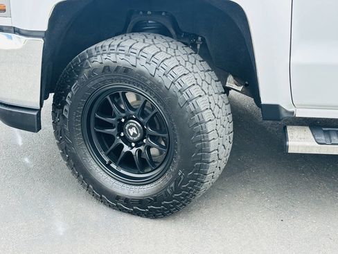 Used 2018 Chevrolet Silverado 1500 LS AWD/4WD image 18