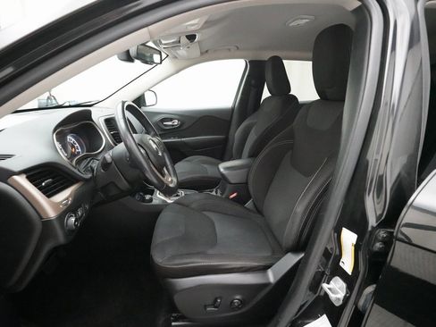 Used 2015 Jeep Cherokee Latitude w/ Comfort/Convenience Group image 7