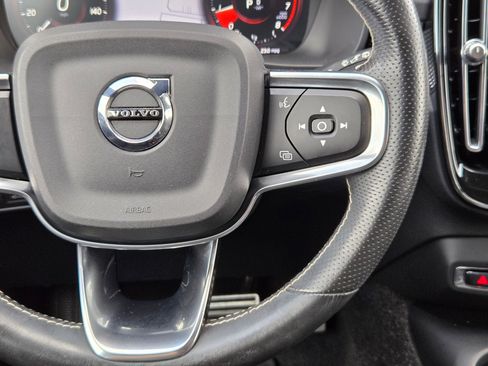 Used 2021 Volvo XC40 T5 R-Design AWD/4WD image 21