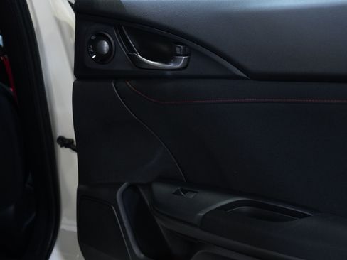 Used 2018 Honda Civic Type R image 27