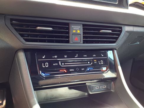 Used 2025 Volkswagen Jetta Sport FWD image 14