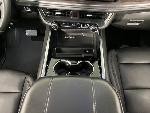 Used 2025 Chevrolet Tahoe Z71 image 16