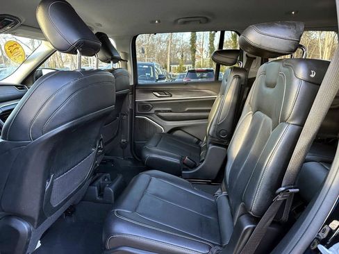 Used 2023 Jeep Grand Cherokee L Limited w/ Luxury Tech Group II image 12