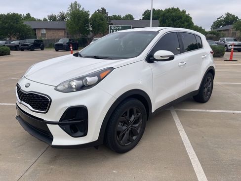 Used 2022 Kia Sportage LX w/ LX FWD Value Edition Package image 4