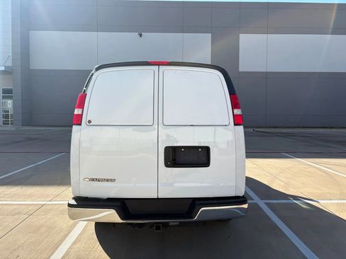 Used 2020 Chevrolet Express 2500 w/ Enhanced Convenience Package image 8