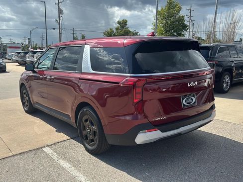 Certified 2026 Kia Carnival FWD image 4