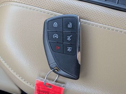 Used 2024 Chevrolet Suburban Premier RWD image 28