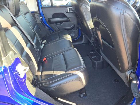 Certified 2018 Jeep Wrangler Unlimited Sahara image 12