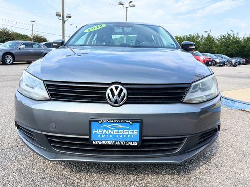 Used 2012 Volkswagen Jetta SE FWD image 3