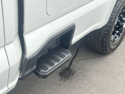 Used 2024 Ford F250 XLT image 27