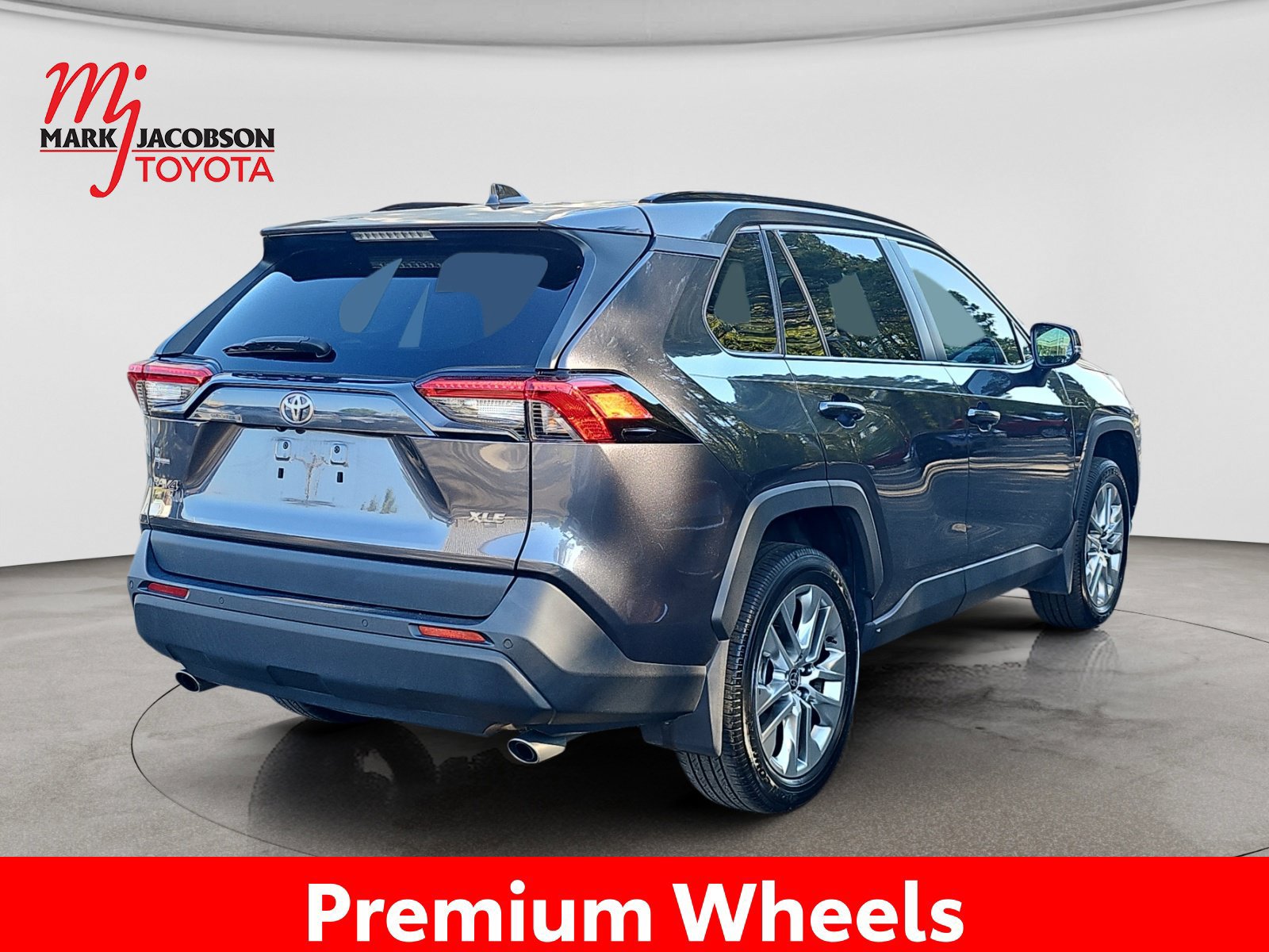 Used 2024 Toyota RAV4 XLE Premium w/ Weather Package FWD image 10