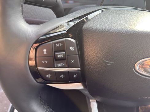 Certified 2025 Ford Explorer Platinum w/ LUX Leather Package image 22