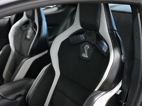 Used 2020 Ford Mustang Shelby GT500 w/ Carbon Fibre Track Pack image 27