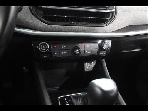 Used 2022 Jeep Compass Latitude AWD/4WD image 14