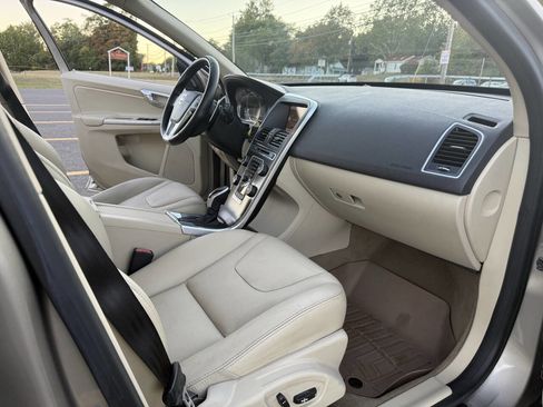 Used 2015 Volvo XC60 T6 image 15