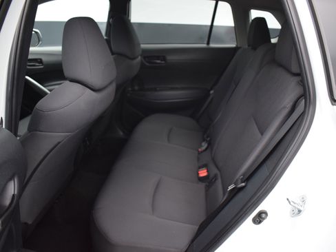 Used 2022 Toyota Corolla Cross LE image 12