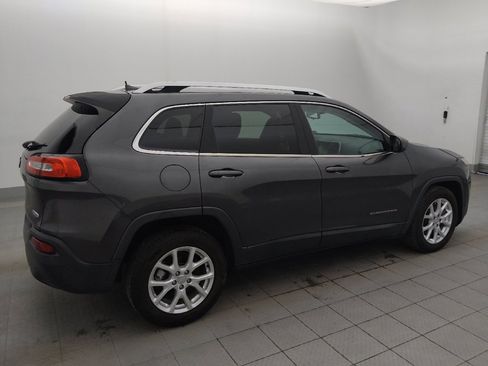 Used 2017 Jeep Cherokee Latitude image 10