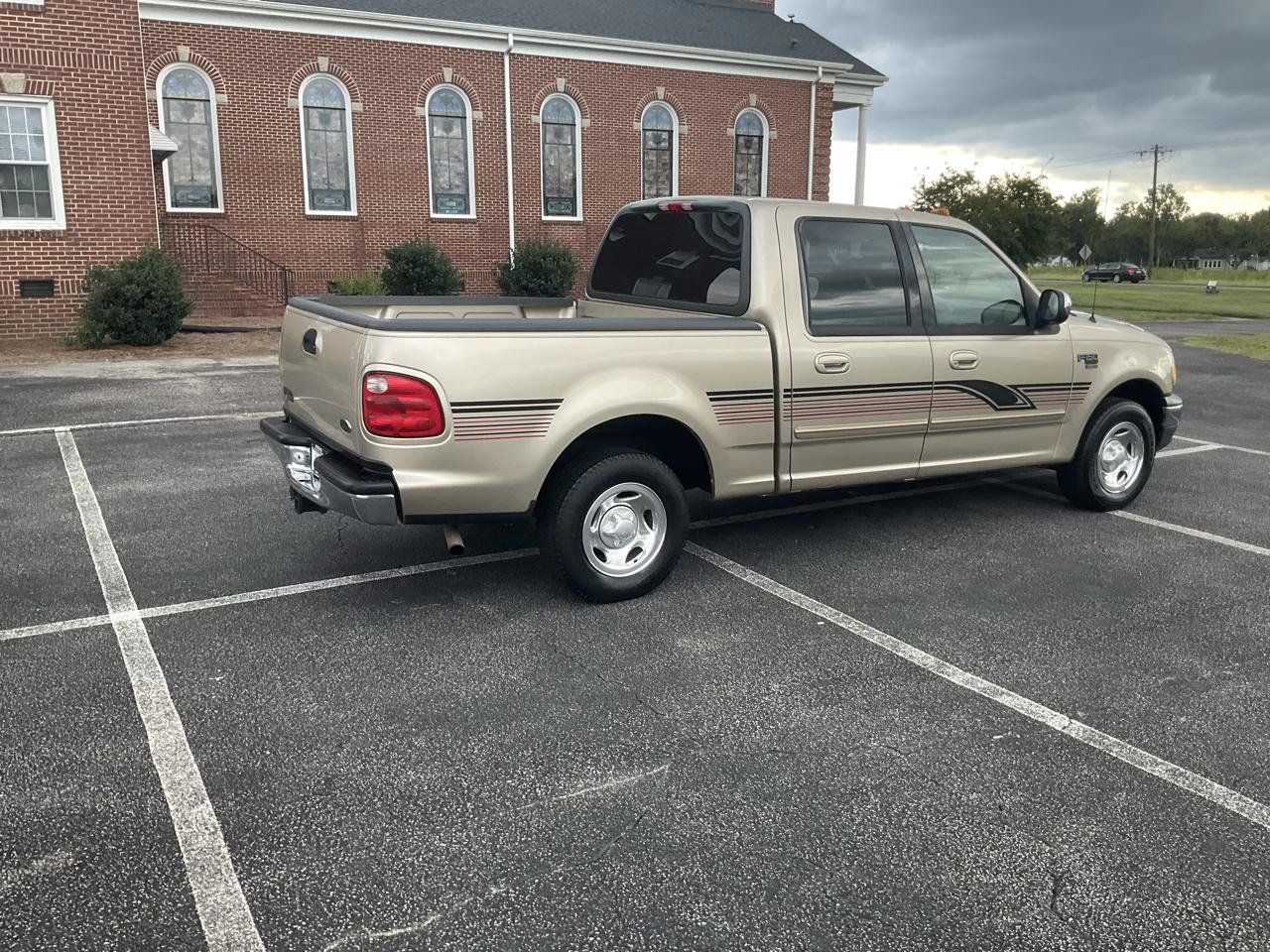 Used 2001 Ford F150 XLT RWD image 6