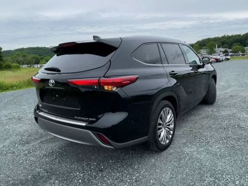 Used 2023 Toyota Highlander Platinum AWD/4WD image 8