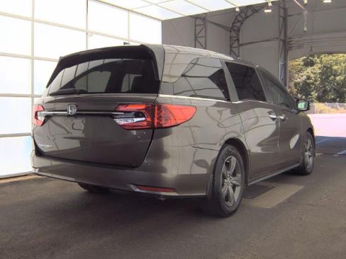 Used 2022 Honda Odyssey EX image 3