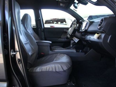 Used 2022 Toyota Tacoma 4x4 Double Cab image 26