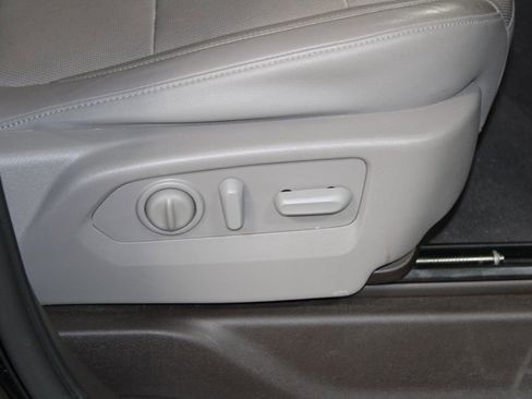 Used 2020 GMC Sierra 1500 SLT w/ SLT Premium Package image 29