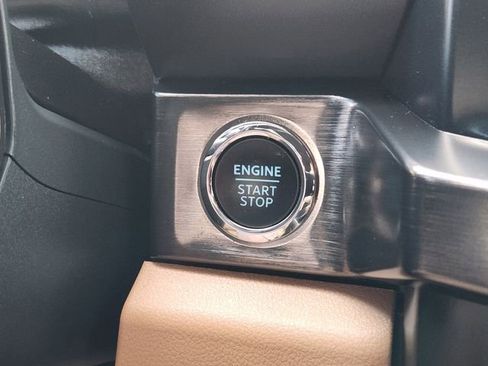 Used 2025 Ford F250 Lariat w/ FX4 Off-Road Package AWD/4WD image 22