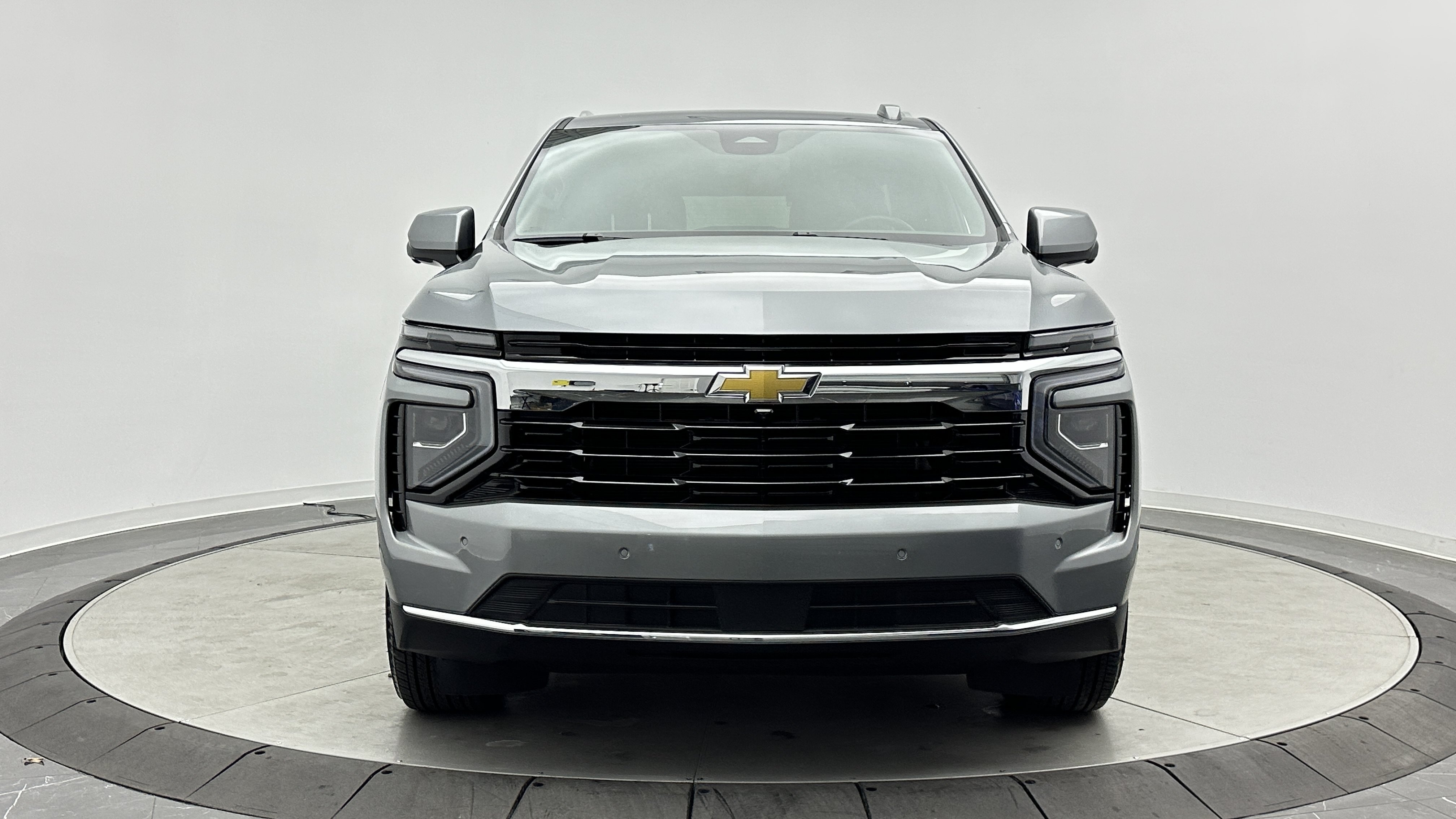 Used 2026 Chevrolet Tahoe LS RWD image 2