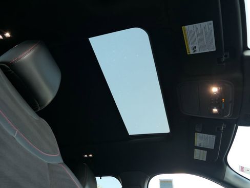 Used 2025 Ford Explorer ST image 28