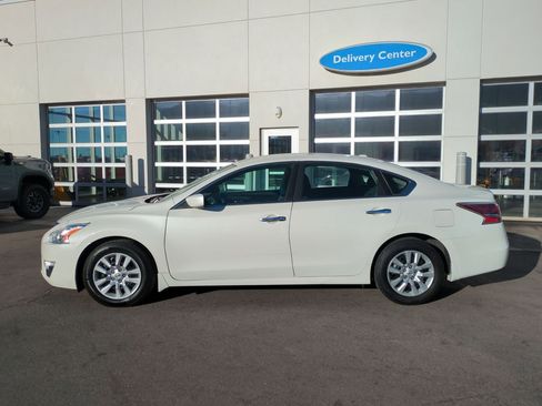 Used 2015 Nissan Altima 2.5 S w/ Power Driver Seat Package image 9