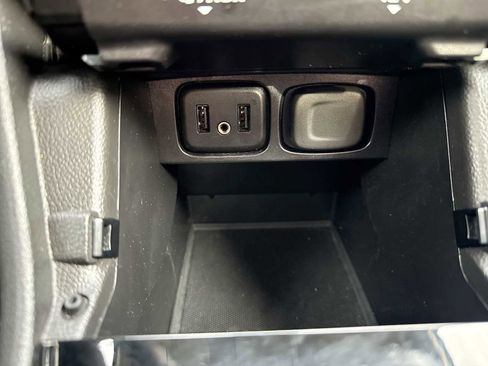 Used 2019 Buick Encore Sport Touring image 28