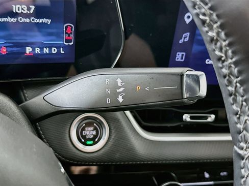 Used 2025 Chevrolet Equinox LT w/ Convenience Package II AWD/4WD image 17