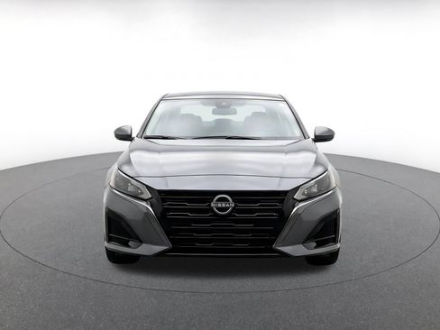 Used 2026 Nissan Altima 2.5 SV FWD image 2