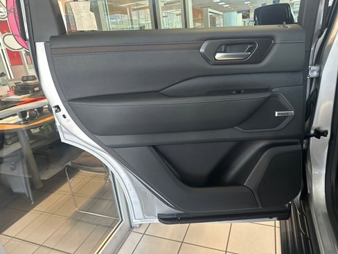 New 2025 Nissan Armada SL w/ Captain's Chari Seat Package image 17