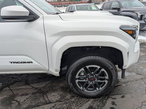 Certified 2024 Toyota Tacoma TRD Sport image 10