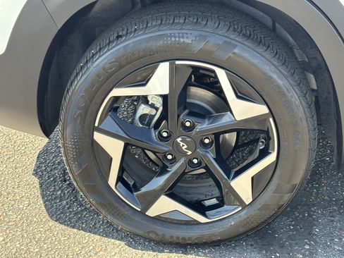 Certified 2025 Kia Seltos EX FWD image 7