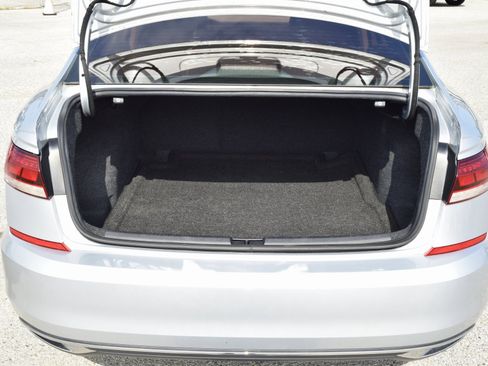 Used 2020 Volkswagen Passat 2.0T SE image 21