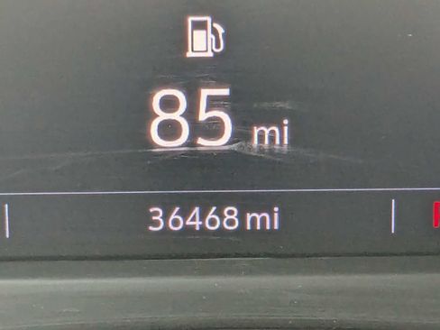 Used 2023 Cadillac XT4 Luxury w/ Cold Weather Package FWD image 32