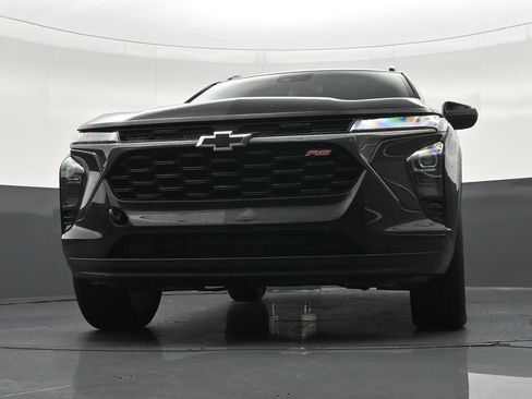 Used 2025 Chevrolet Trax RS w/ Driver Confidence Package FWD image 31