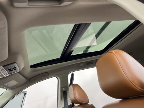 Used 2023 Nissan Pathfinder Platinum image 34