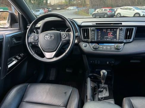 Used 2016 Toyota RAV4 SE image 16