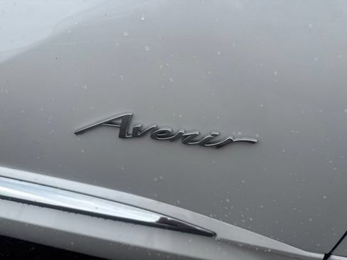 Used 2023 Buick Envision Avenir AWD/4WD image 12